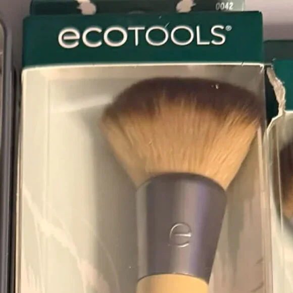 EcoTools Brush/Blender/Shampoo BUNDLE - BRAND NEW 8 brushes/1 blender/1 shampoo - Picture 3 of 7